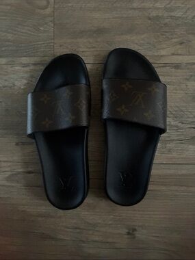 Louis Vuitton Brown Monogram Black Slide Sandals